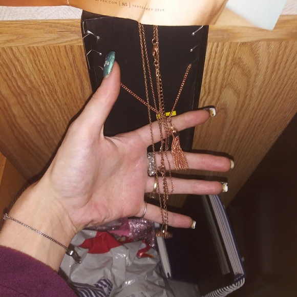 Jewlery - Picture 3 of 4